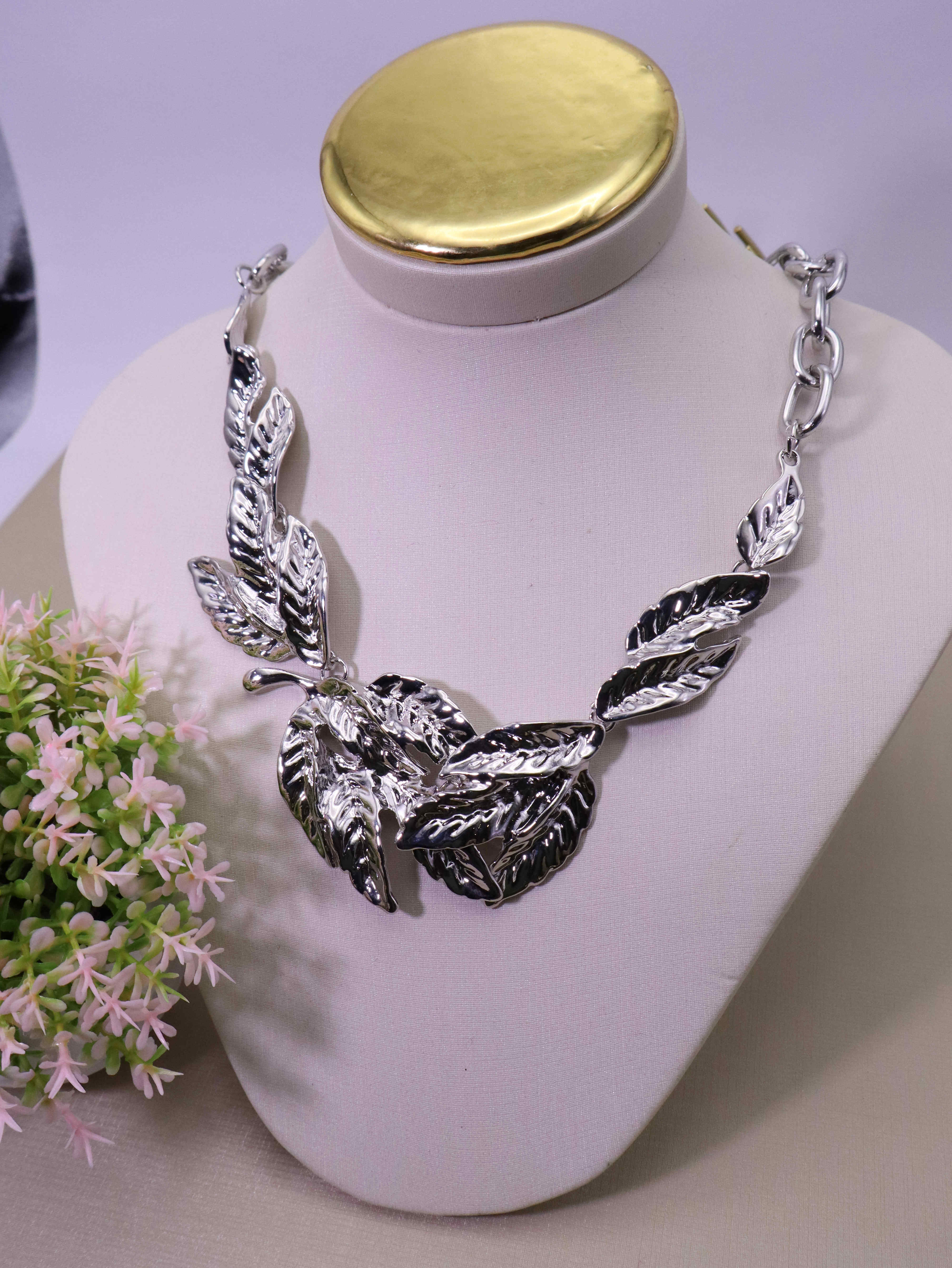 Colar Romana Prateada