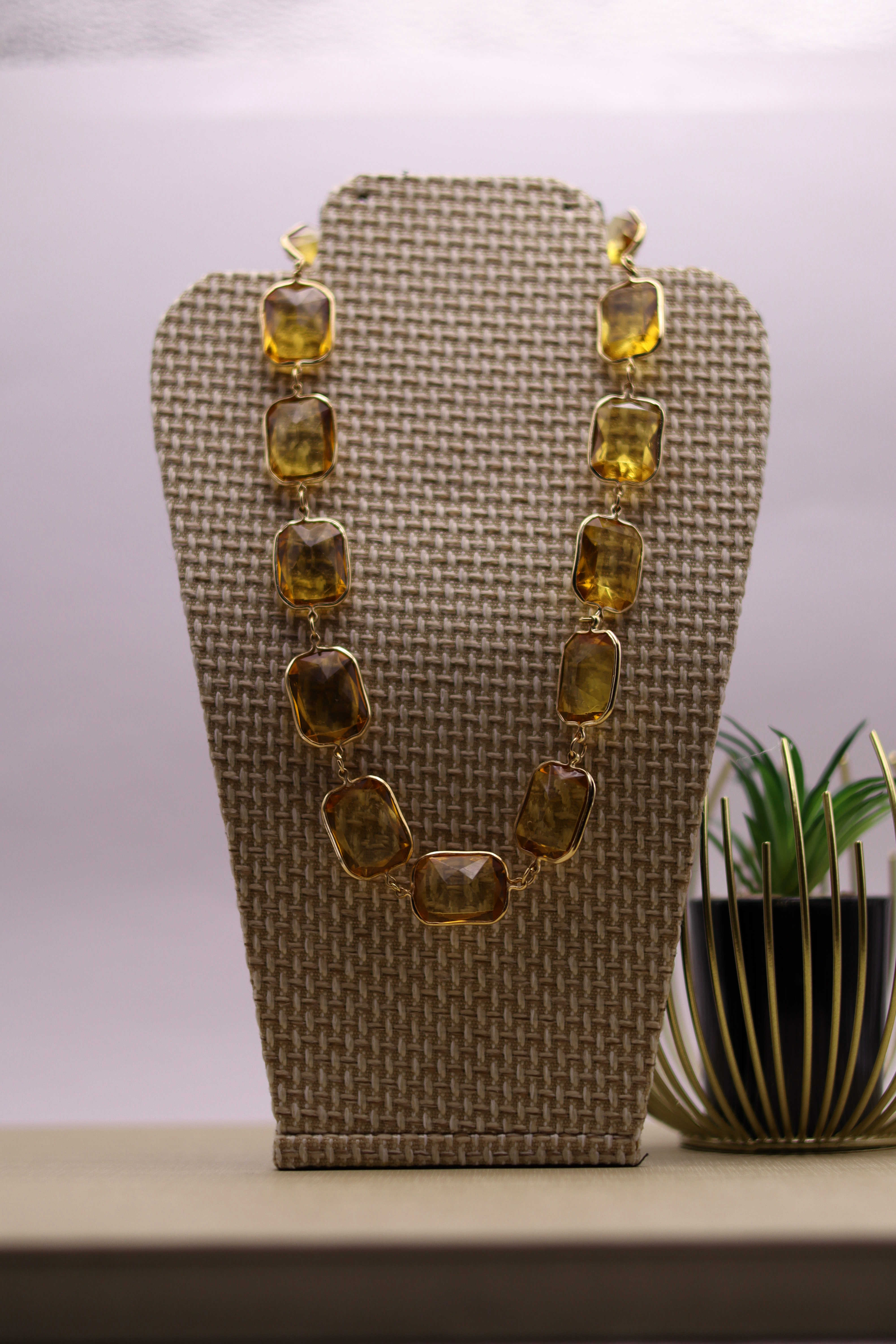 Colares Pedras Preciosas - Ouro